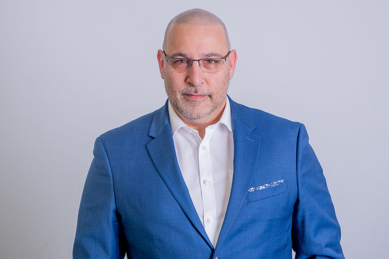 Tzachi Chen, Financial Strategist